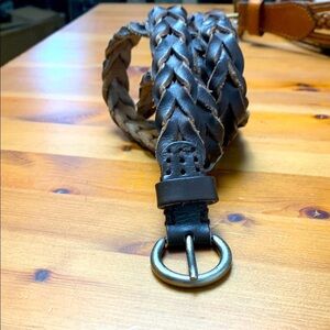 Brown twist belt with raw edge, silver buckle